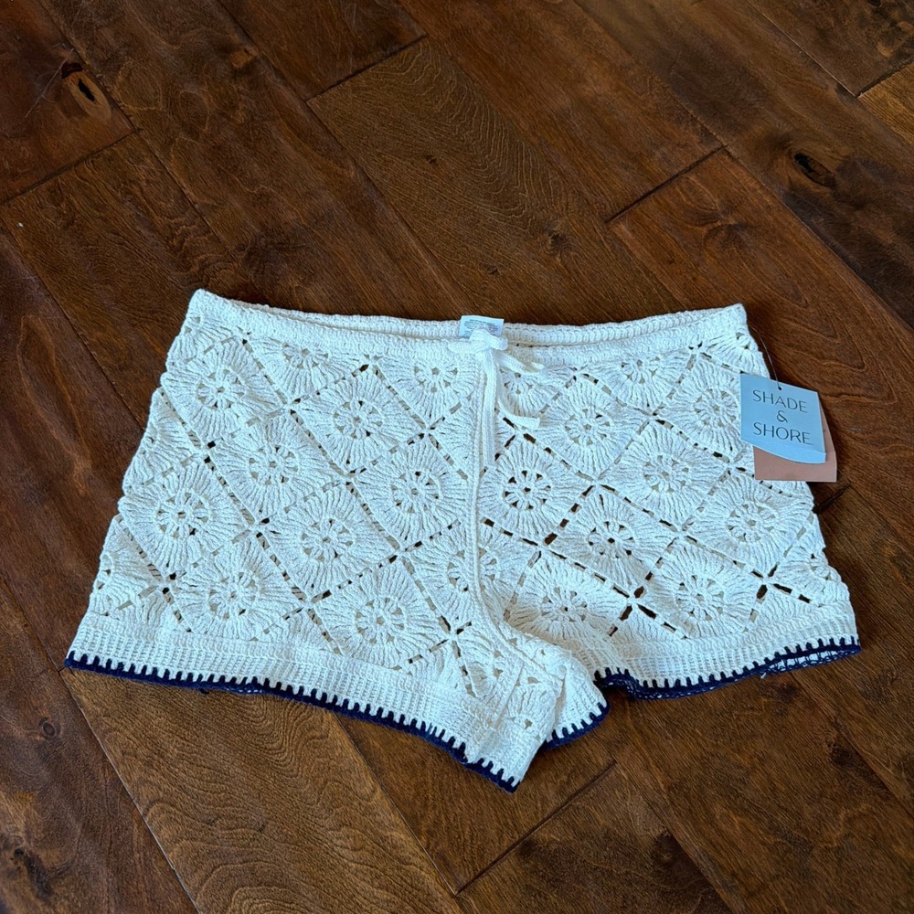 Shade & Shore Cream Crochet Swim Cover Up Shorts Navy Trim Small NWT